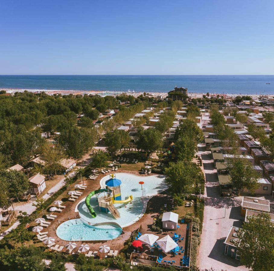 Club Del Sole Romagna Family Resort Riccione Exterior foto