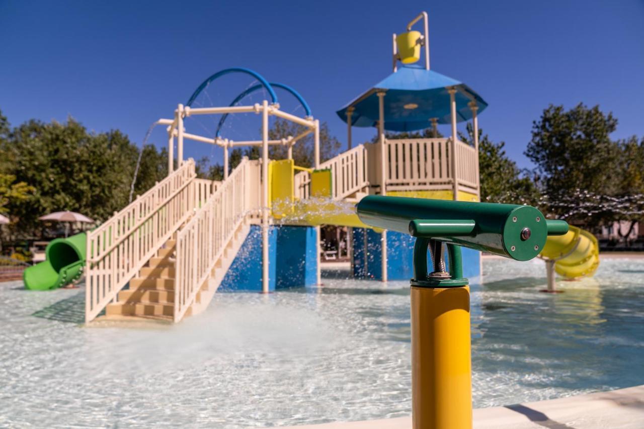 Club Del Sole Romagna Family Resort Riccione Exterior foto