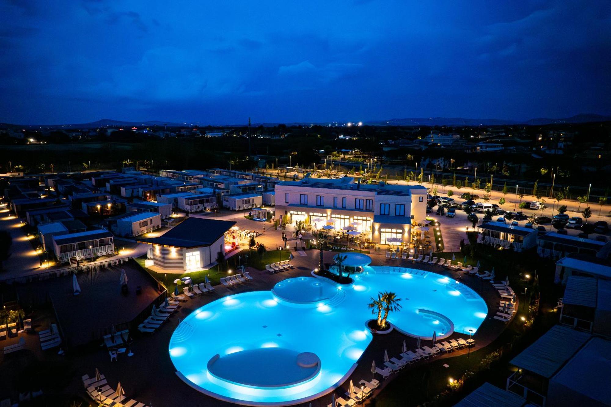 Club Del Sole Romagna Family Resort Riccione Exterior foto