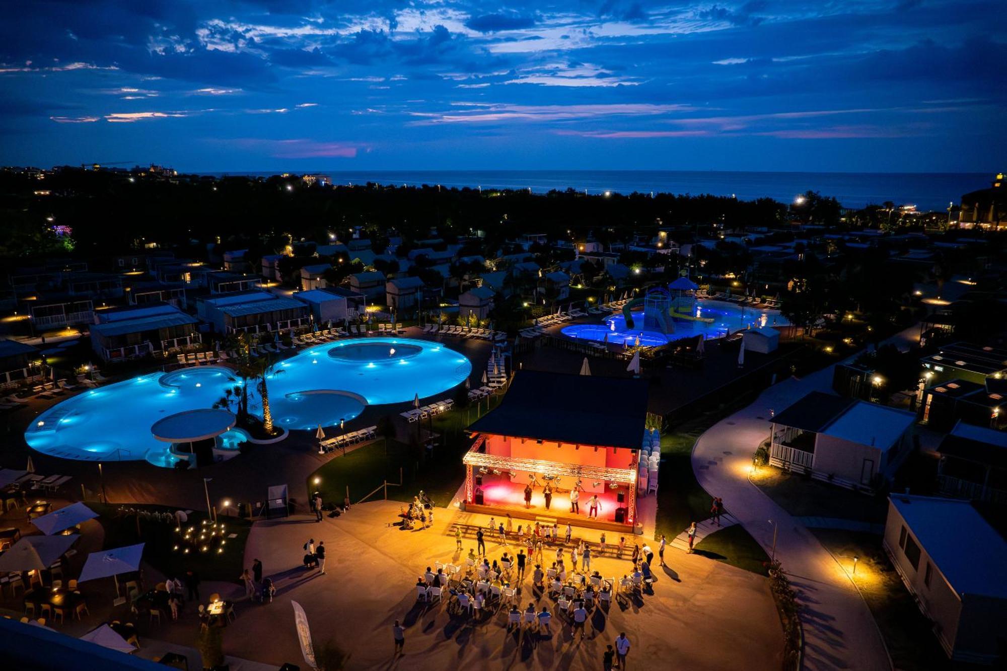 Club Del Sole Romagna Family Resort Riccione Exterior foto